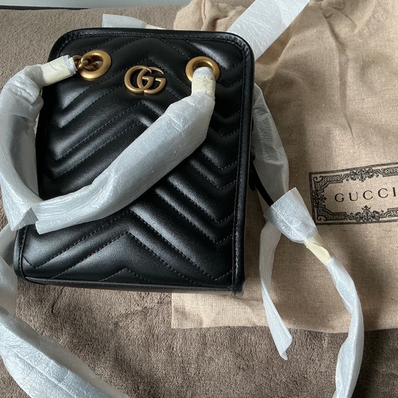 NWOT Gucci Black Marmont Matelasse Mini Bag - Picture 1 of 14